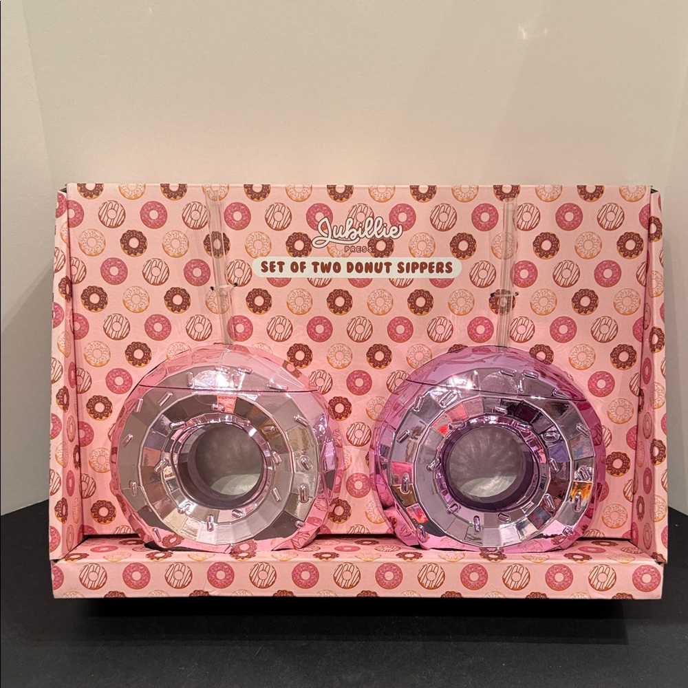 Jubillie Set of 2 Pink purple Metallic Donut Sippers with Straws- NEW in box!